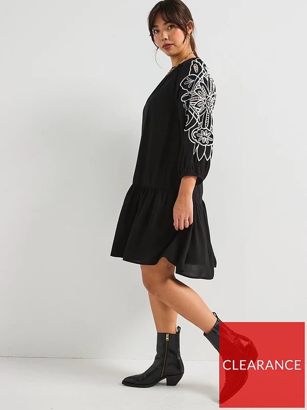 Curve Embroidered Sleeve Dress - Black