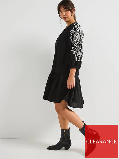 Curve Embroidered Sleeve Dress - Black