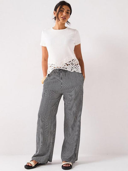 V by Very Crochet Hem Rib T-shirt - White