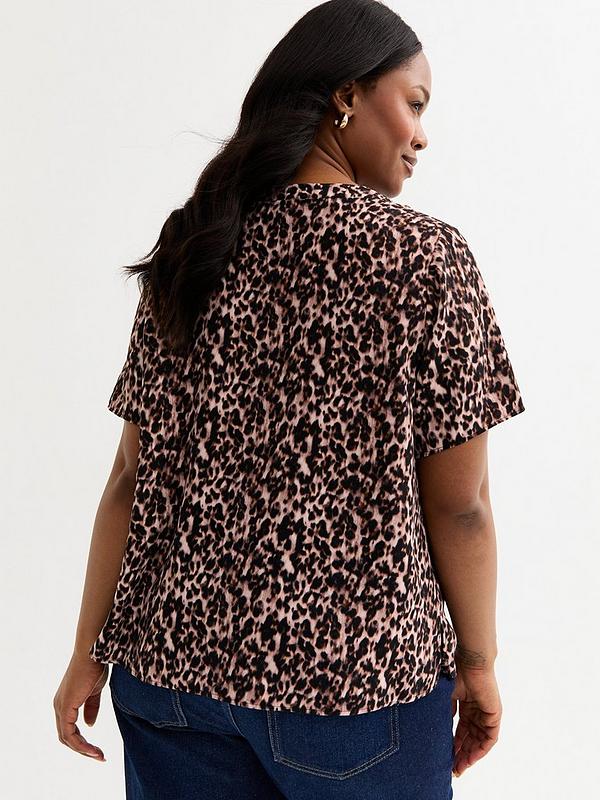 V-Neck Curve Leopard Print Button Up Top