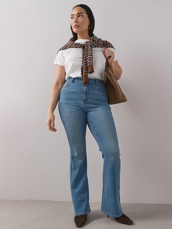 Curve Embroidered Hem Stretch Kickflare Jean
