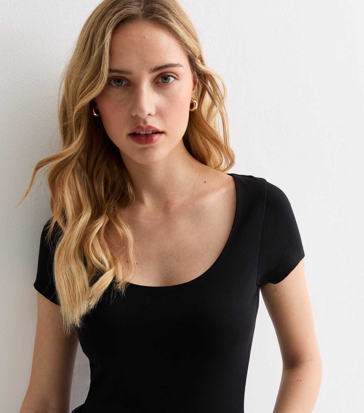 Black Short Sleeve Scoop Neck Bodysuit