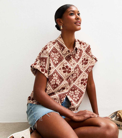 Brown Hibiscus Tile Print Short Sleeve Resort Shirt