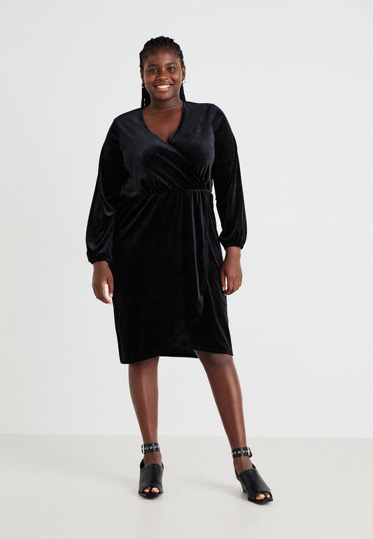 Vero Moda Curve VMCEFFIE WRAP KNEE DRESS - Cocktail dress / Party dress - black