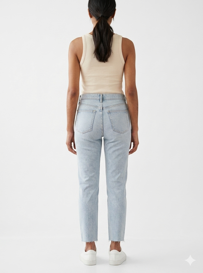 Gap Girlfriend Tapered Mid Rise Low Stretch Jeans