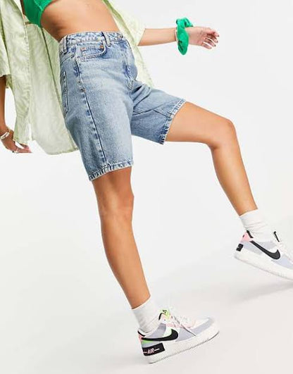 90s Slim Dad Shorts in Bleach Wash Blue