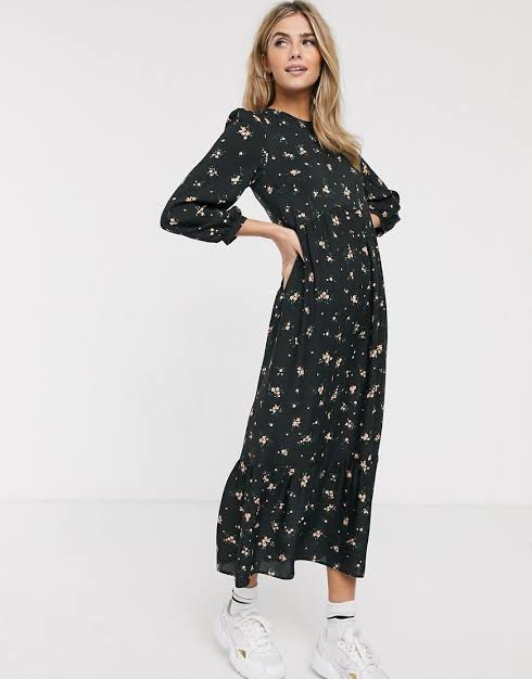 Volume Sleeve Midi Dress with Tiered Skirt in Ditsy Floral-Black