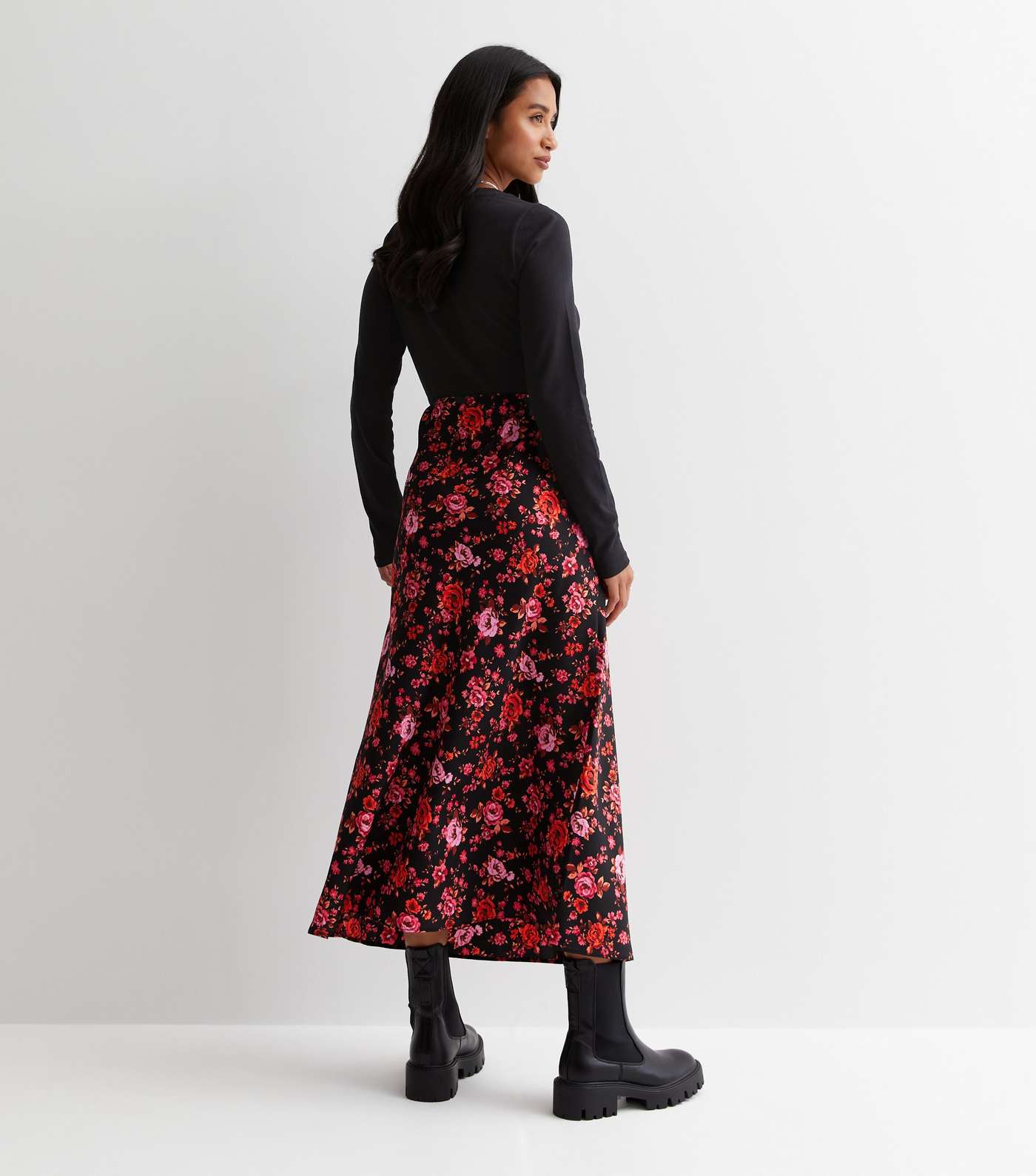 Petite Black Floral Midaxi Skir