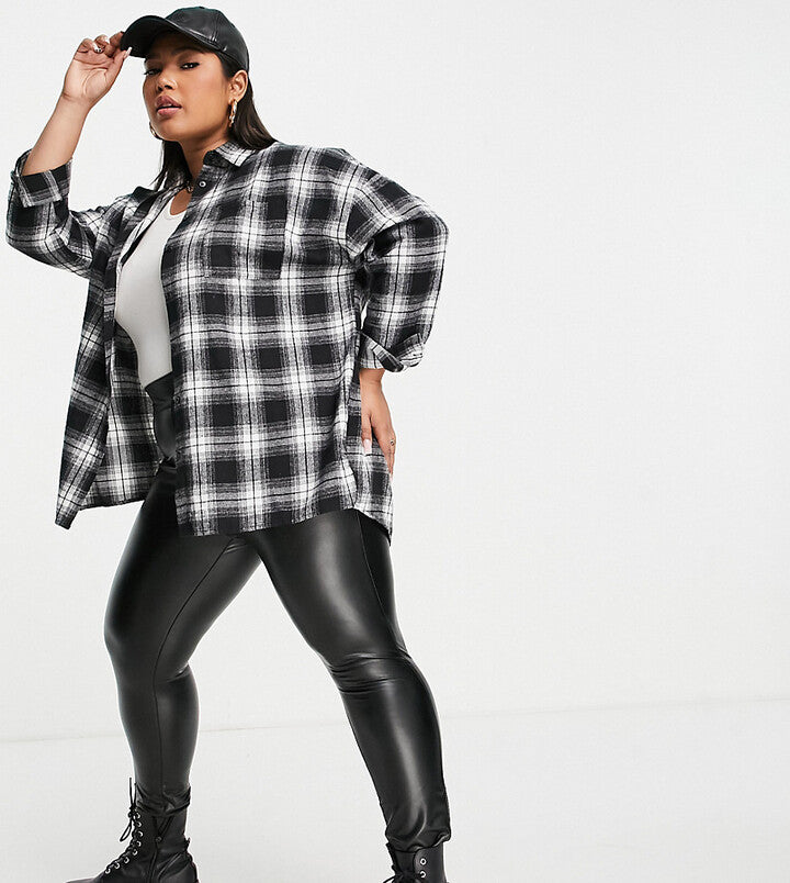Oversized Boyfriend Shirt in Black & White Check
