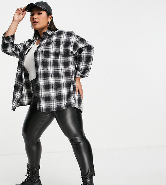 Oversized Boyfriend Shirt in Black & White Check