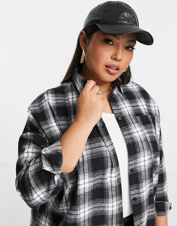 Oversized Boyfriend Shirt in Black & White Check