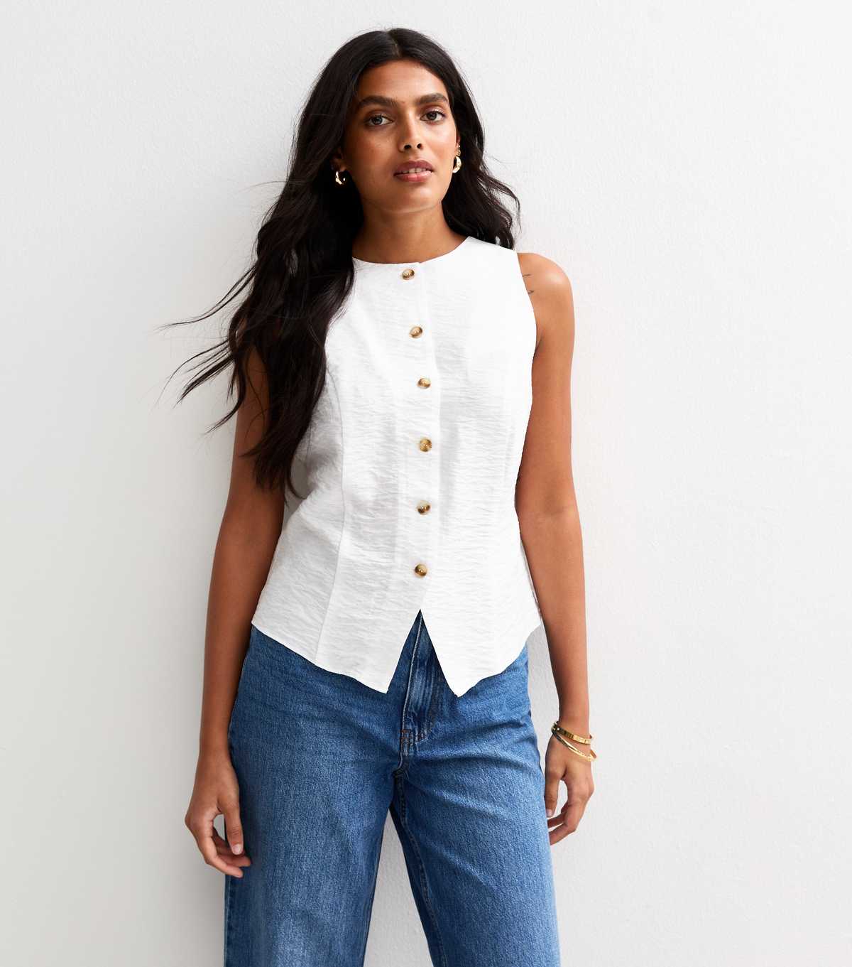 White Sleeveless Crew Neck Waistcoat